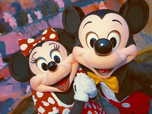 ミッキーとミニーの裏話が面白い!指がなくなった理由や死亡設定